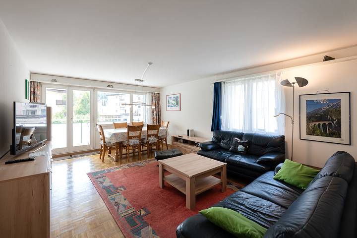 Ferienwohnung für 7 Personen, mit Garten und Ausblick sowie Balkon in Davos