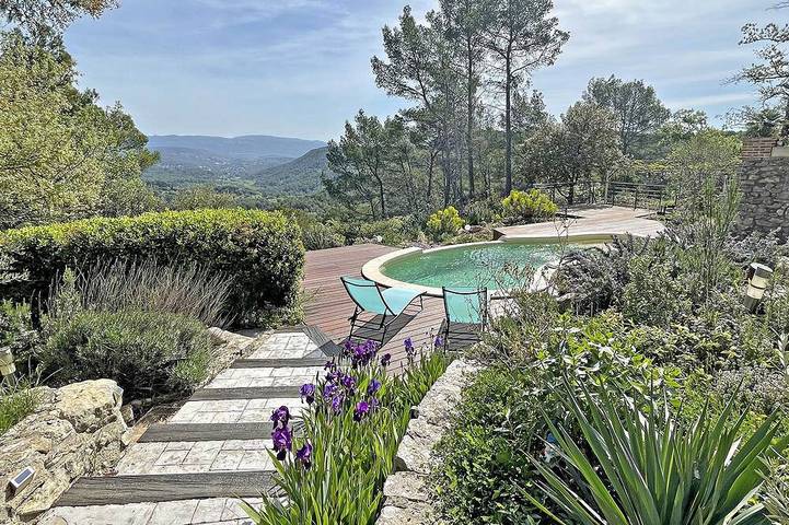 Ferienhaus für 4 Personen, mit Terrasse und Pool sowie Garten - 1