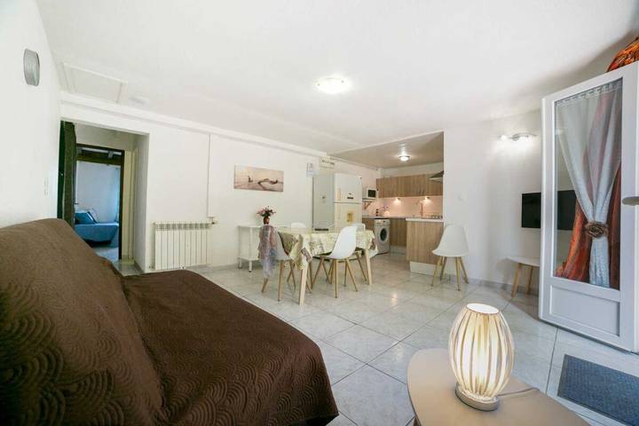 Gîte pour 3 personnes, avec piscine ainsi que jardin et sauna, animaux acceptés à Elne - 2