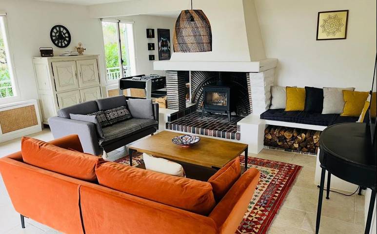 Location de vacances pour 10 personnes, avec Balcon et Jacuzzi ainsi que Terrasse et Jardin à Mailly-le-Château - 2