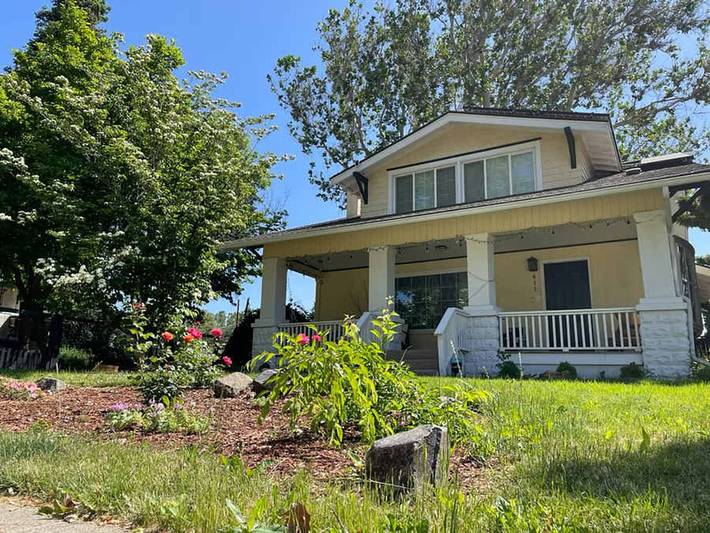 Vacation rental for 8 people, with yard, with pets in Washington