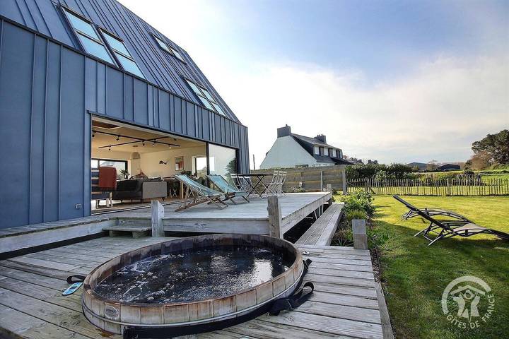 Gîte pour 7 personnes, avec sauna et jacuzzi ainsi que jardin et terrasse à Penvénan - 2