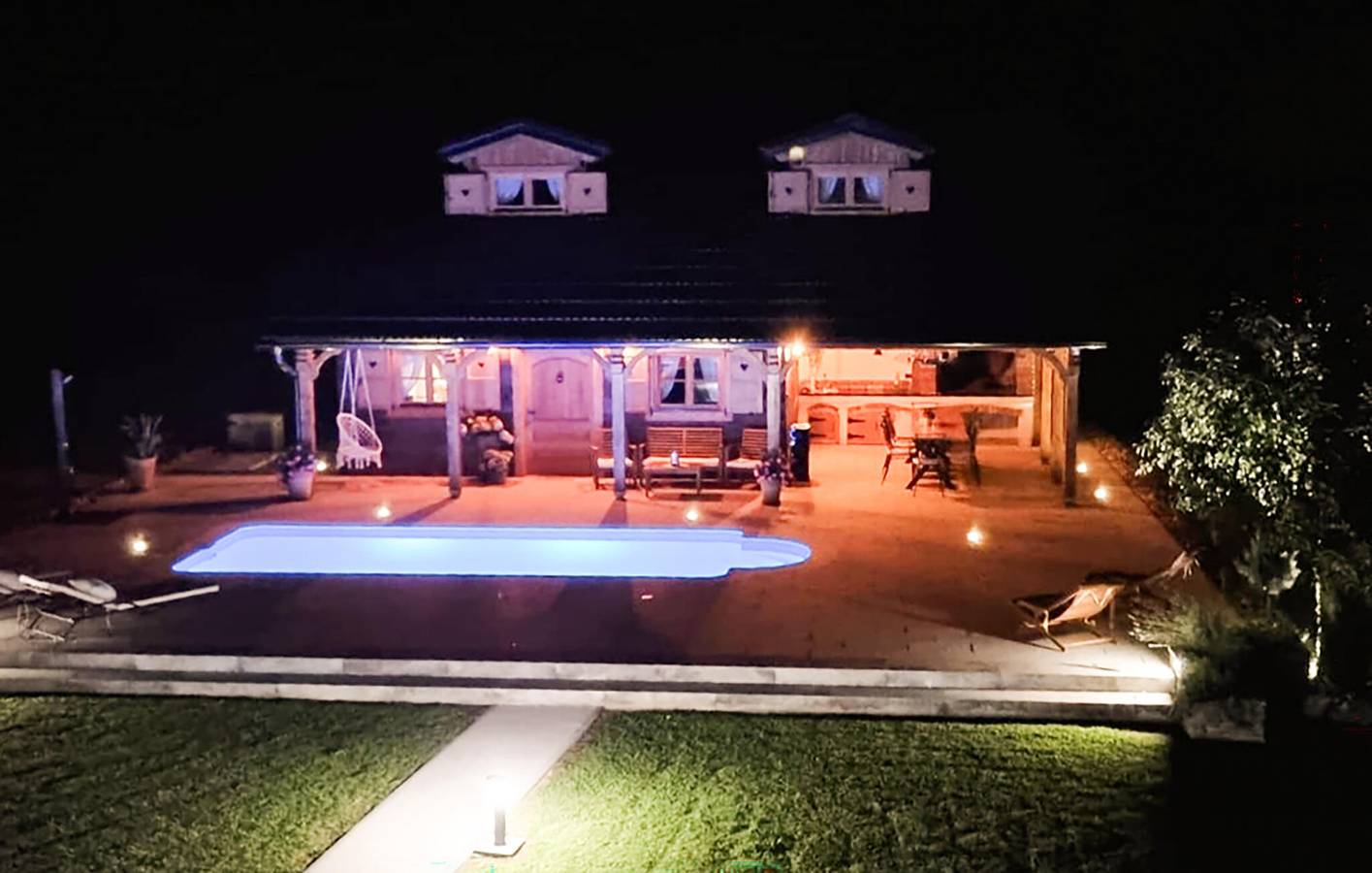 Gezellig appartement met 2 slaapkamers, zwembad en parkeerplaats, op 2 km van de rivier de Krapina in Krapina-Zagorje