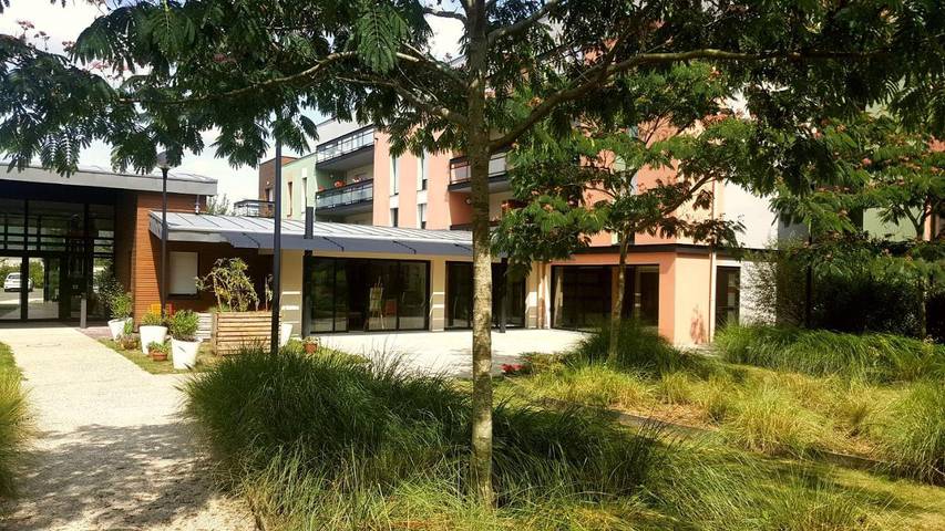 Location de vacances pour 2 personnes, avec jardin ainsi que piscine et terrasse, animaux acceptés à Laillé - 3