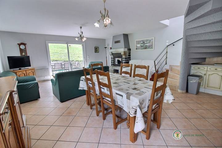 Gîte pour 6 personnes, avec terrasse et jardin dans Bon Repos sur Blavet - 3