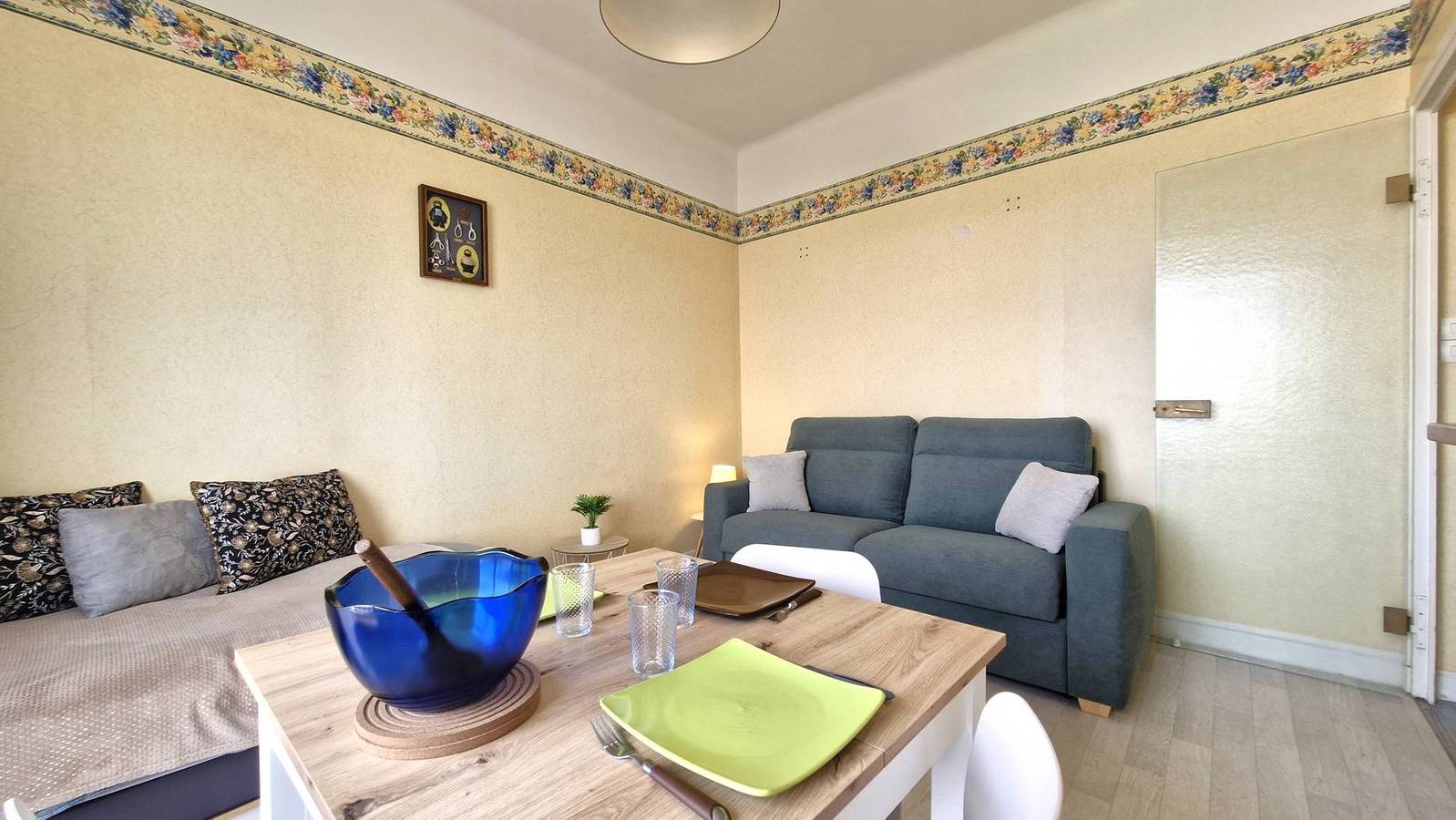 Studio entier, Royan Pontaillac - Studio Pleine Vue Mer - Ideal Petit Budget in Pontaillac, Royan