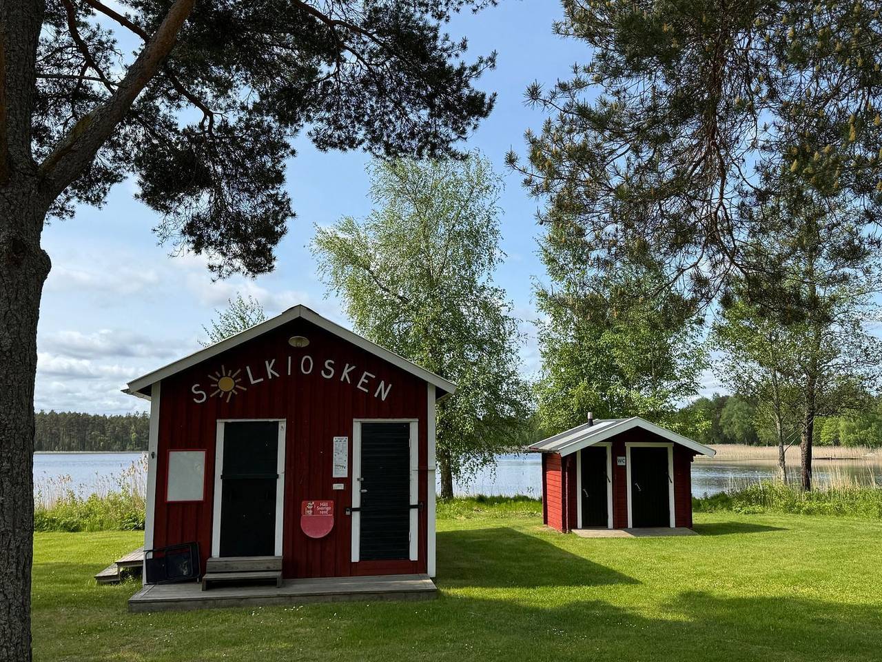 Syllis Hus – Ferienhaus mit eingezäuntem Garten bei Vimmerby in Bellö, Jönköpings län