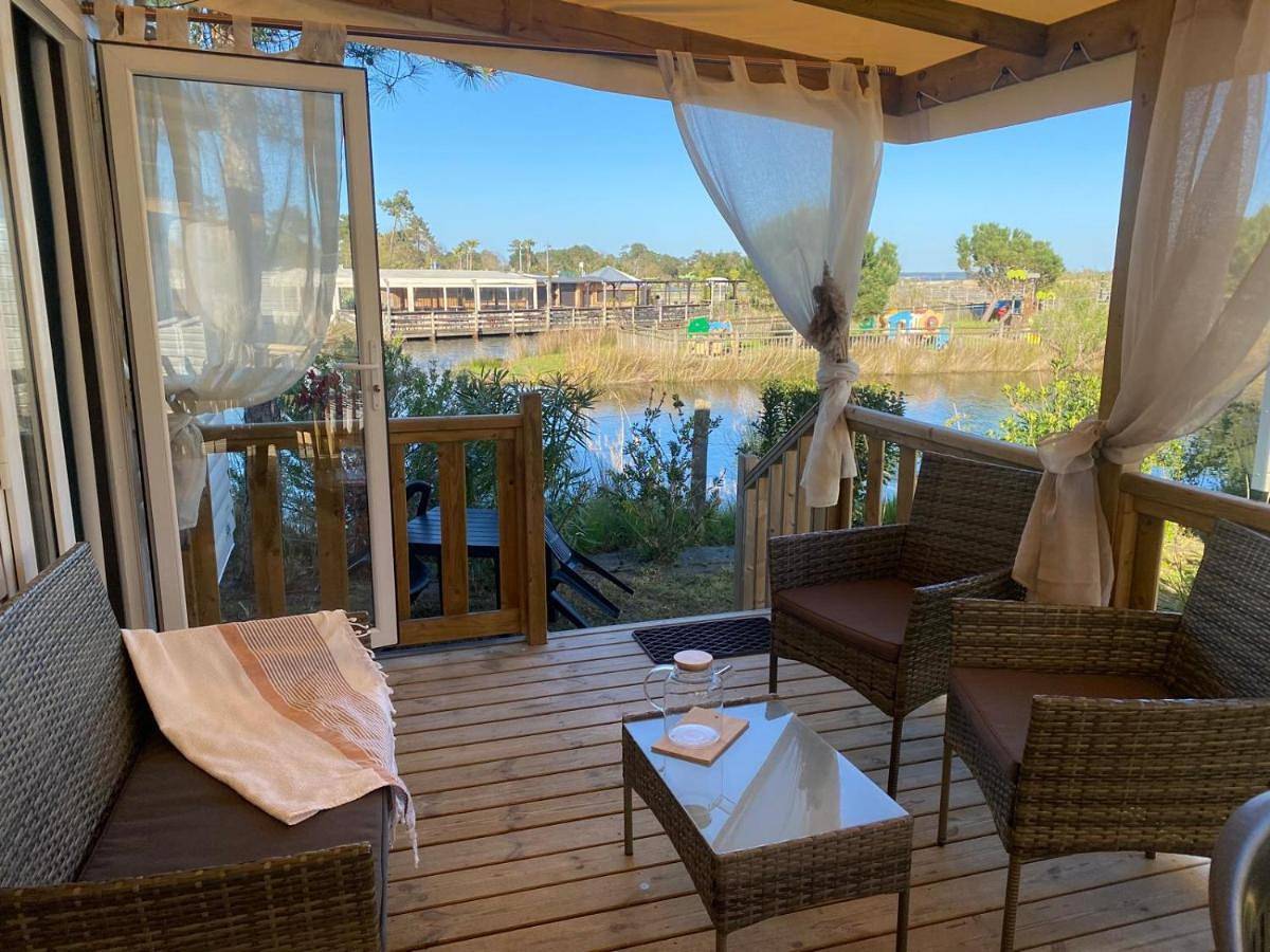 Mobilhome 8 personnes cosy tout équipé avec vue sur bassin, cap ferret in Lège-Cap-Ferret, Région d'Arcachon