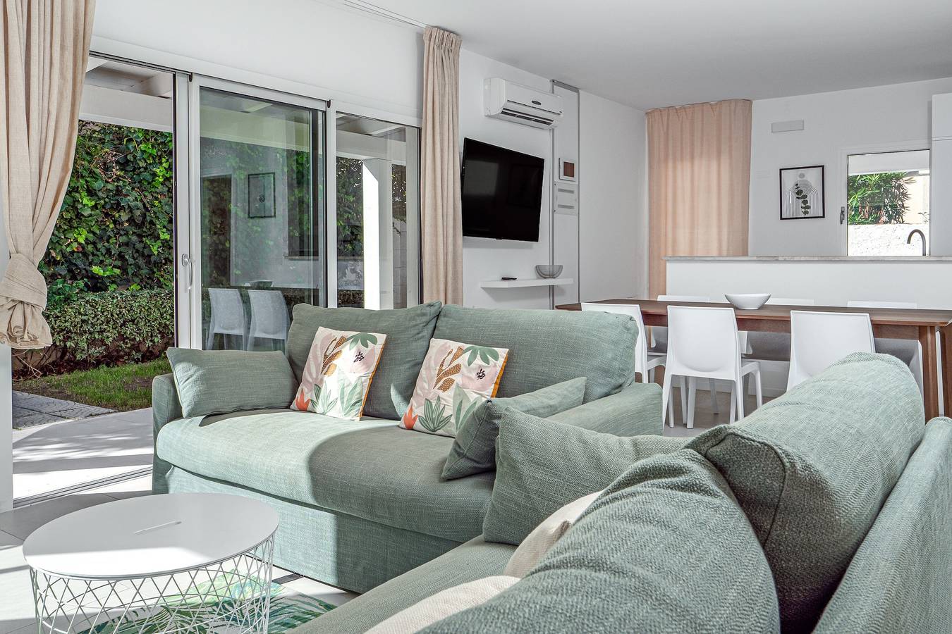 Villa "Cormorani 1" met Uitzicht op Zee, Jacuzzi & Wifi in Golfo Aranci, Costa Smeralda