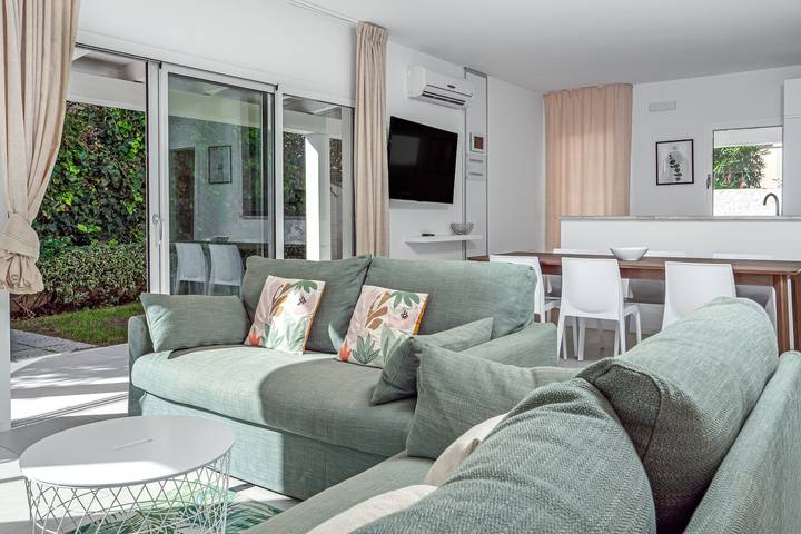 Villa "Cormorani 1" mit Meerblick, Whirlpool & Wlan in Terza Spiaggia, Golfo Aranci