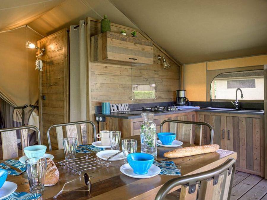 Camping Le Château - Safarizelt 5 personen - Lodge Kenya Confort 35m² 2 Zimmer + Überdachte Terrasse 4/5 Pers. in Hauterives, Valence und Umgebung