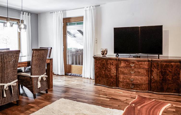 Ganze Ferienwohnung, Gemütlich, 2,5 km von Dorfgastein entfernt: Modernes Apartment mit Parkplatz und WLAN in Hohe Tauern, Dorfgastein