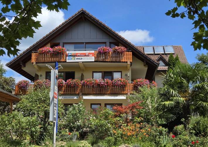 Ferienwohnung für 5 Personen, mit Ausblick und Garten in Allensbach