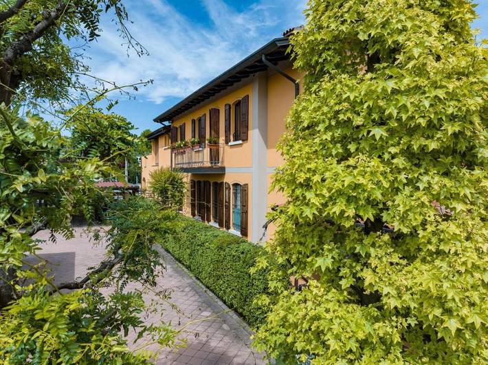Bed and breakfast for 3 people in Lake Garda