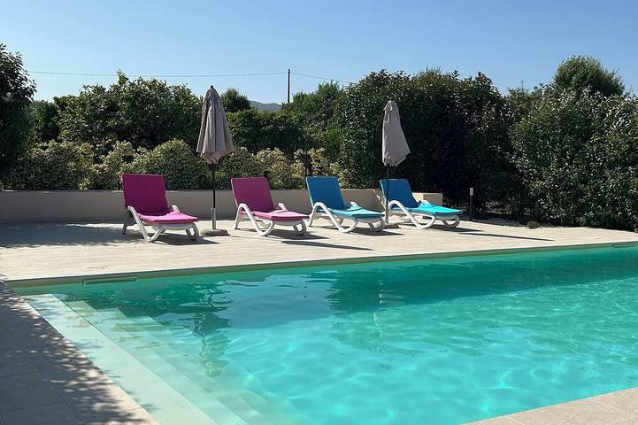 Frei stehende Villa mit Pool, nur wenige Schritte vom Meer von Avola und Lido di Noto. in Cicirata, Avola