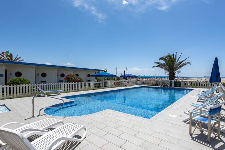 Ferienwohnung für 4 Personen, mit Meerblick und Pool, kinderfreundlich in Marina di Pietrasanta - 3