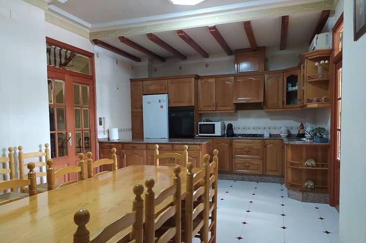 Casa rural para 11 personas, con balcón, Se admiten mascotas en Chella