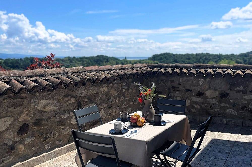 Ganze Wohnung, Das Cottage von Borgo Alba_Charme in Corte Storica in Polpenazze del Garda, Gardasee-Berge