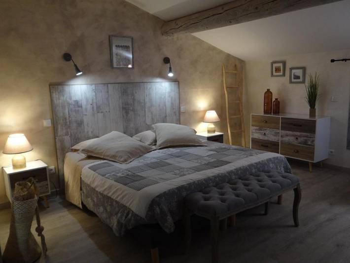 Chambre d’hôte pour 2 personnes, avec piscine ainsi que jardin et vue à Gordes - 2