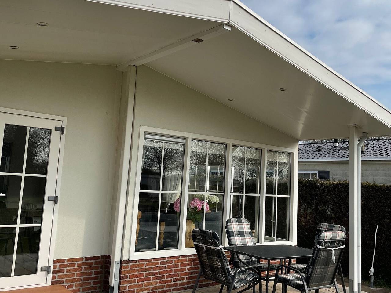 Chalet mit Geschirrspüler im Park in IJssel