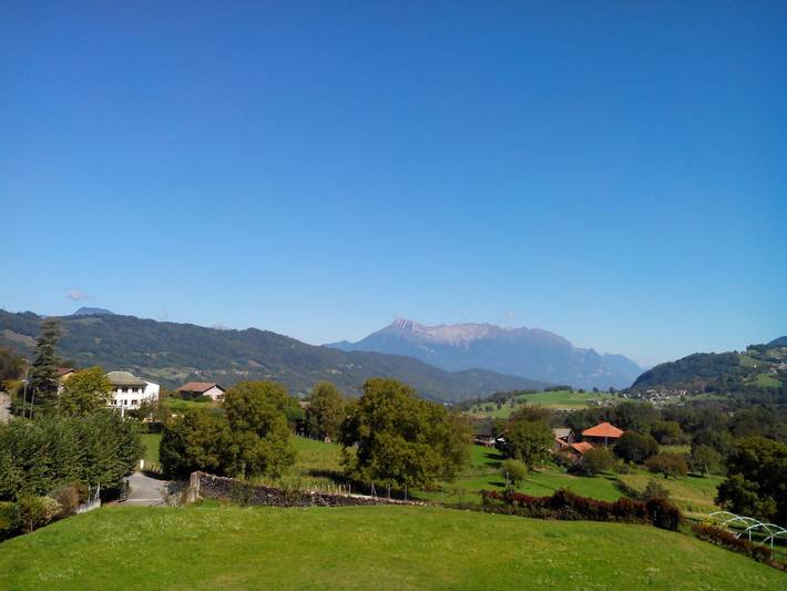 Gîte pour 18 personnes, avec jardin, adapté aux familles dans Arvillard