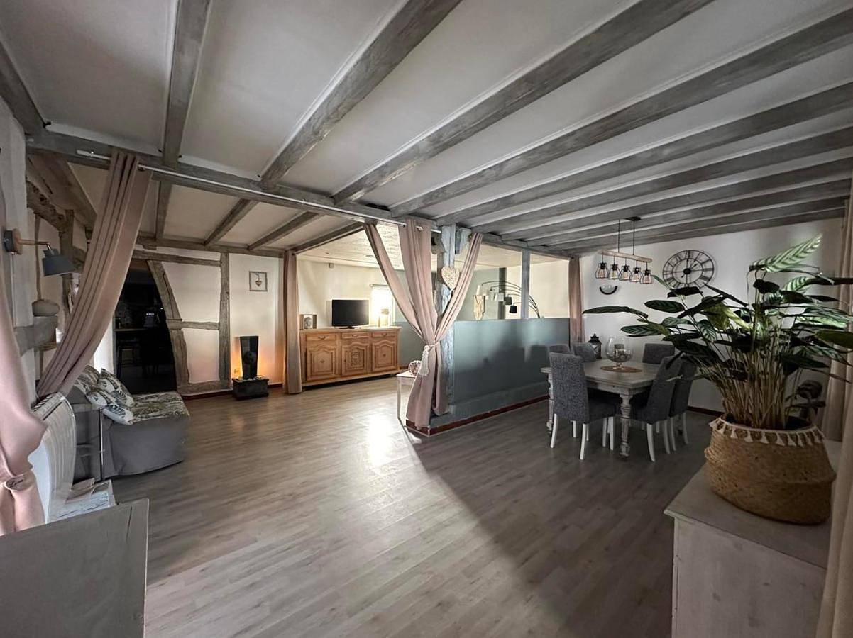 Appartement entier, Two-Bedroom Apartment in Biesheim, Région de Colmar