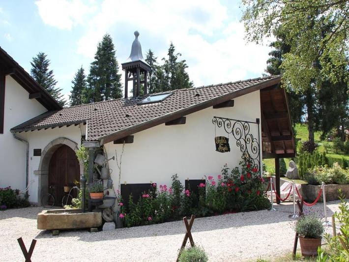 Gîte pour 4 personnes, avec Terrasse et Piscine à Le Thillot - 2