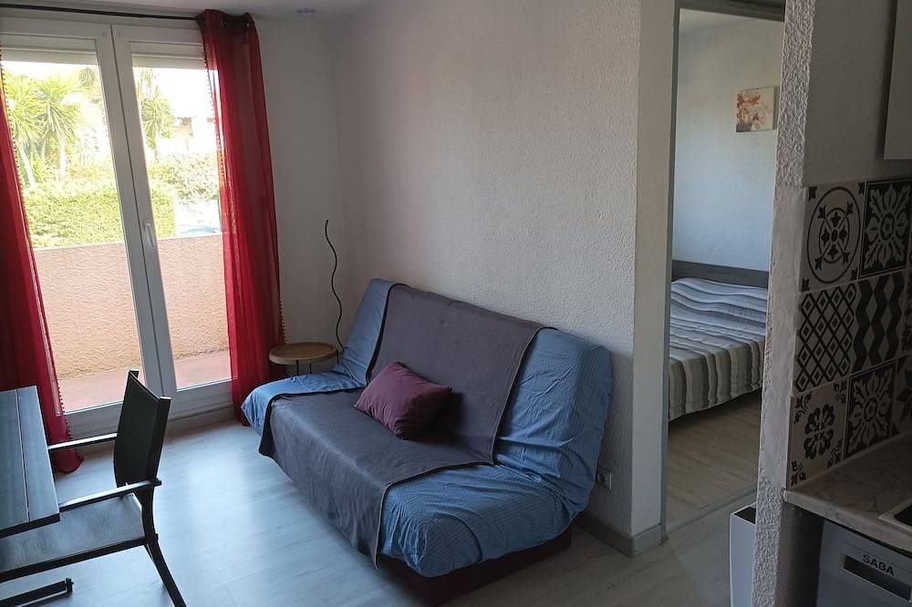 Appartement entier, Lara 2 - T2 Balcon Piscine Lit double & clic-clac  Parking privatif in Cap d'Agde, Agde