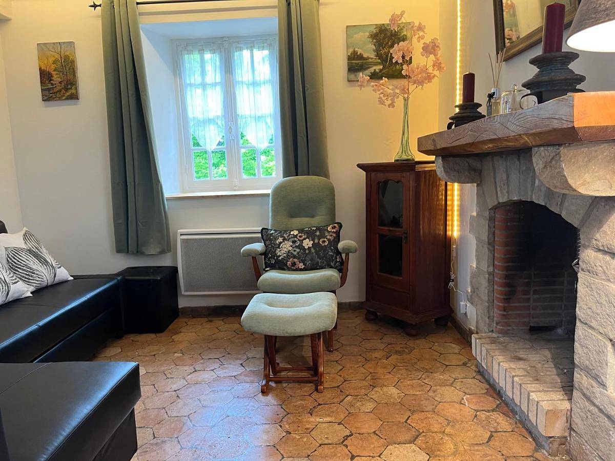 Two-Bedroom House in Moigny-sur-École, Parc naturel régional du Gâtinais français