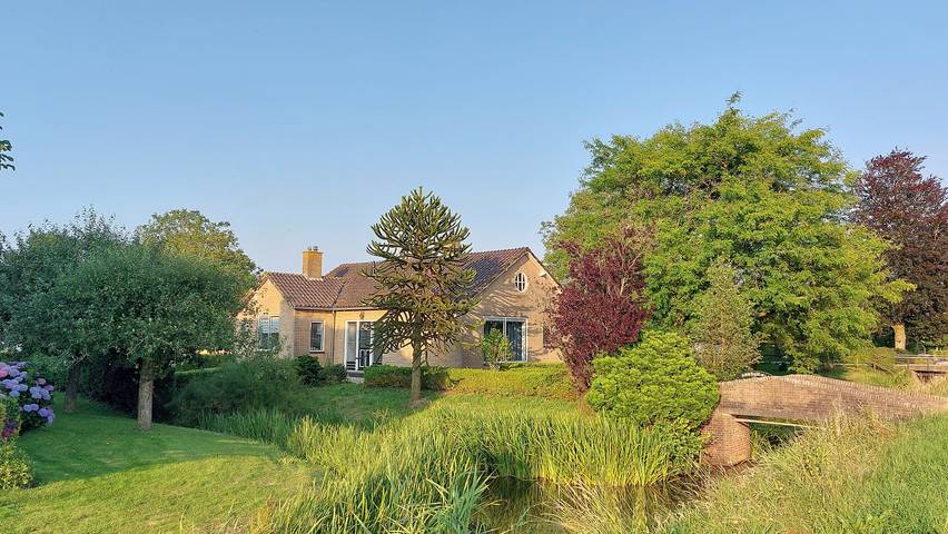 Bungalow für 4 Personen, mit Garten und Terrasse - 1