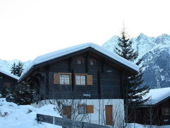 Gîte pour 6 personnes, avec Balcon ainsi que Terrasse et Jardin à St. Niklaus