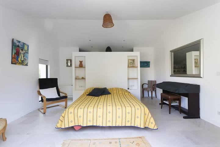 Location de vacances pour 12 personnes, avec jacuzzi et jardin, animaux acceptés à Fontvieille - 2