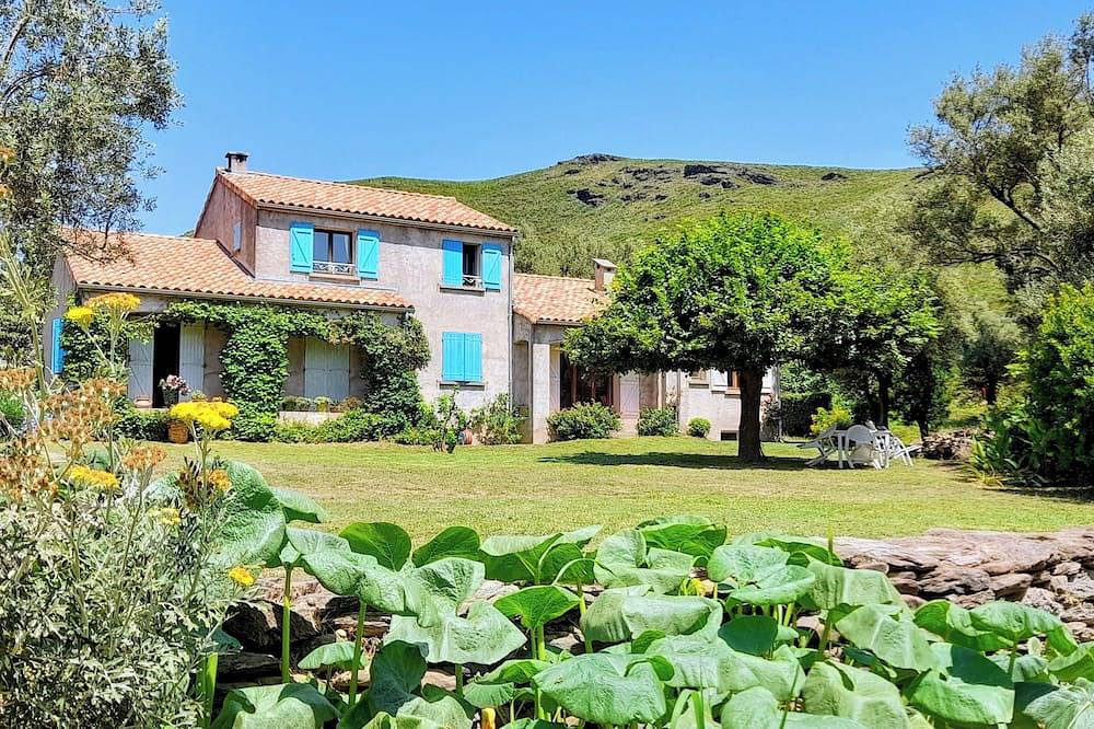 Casa con jardín, a 1 km del mar. in Sisco, Región de Bastia