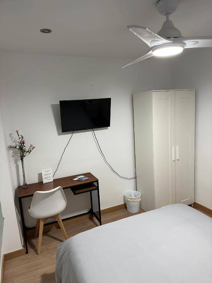 Double Room with Shared Bathroom in Altstadt Málaga, Malaga