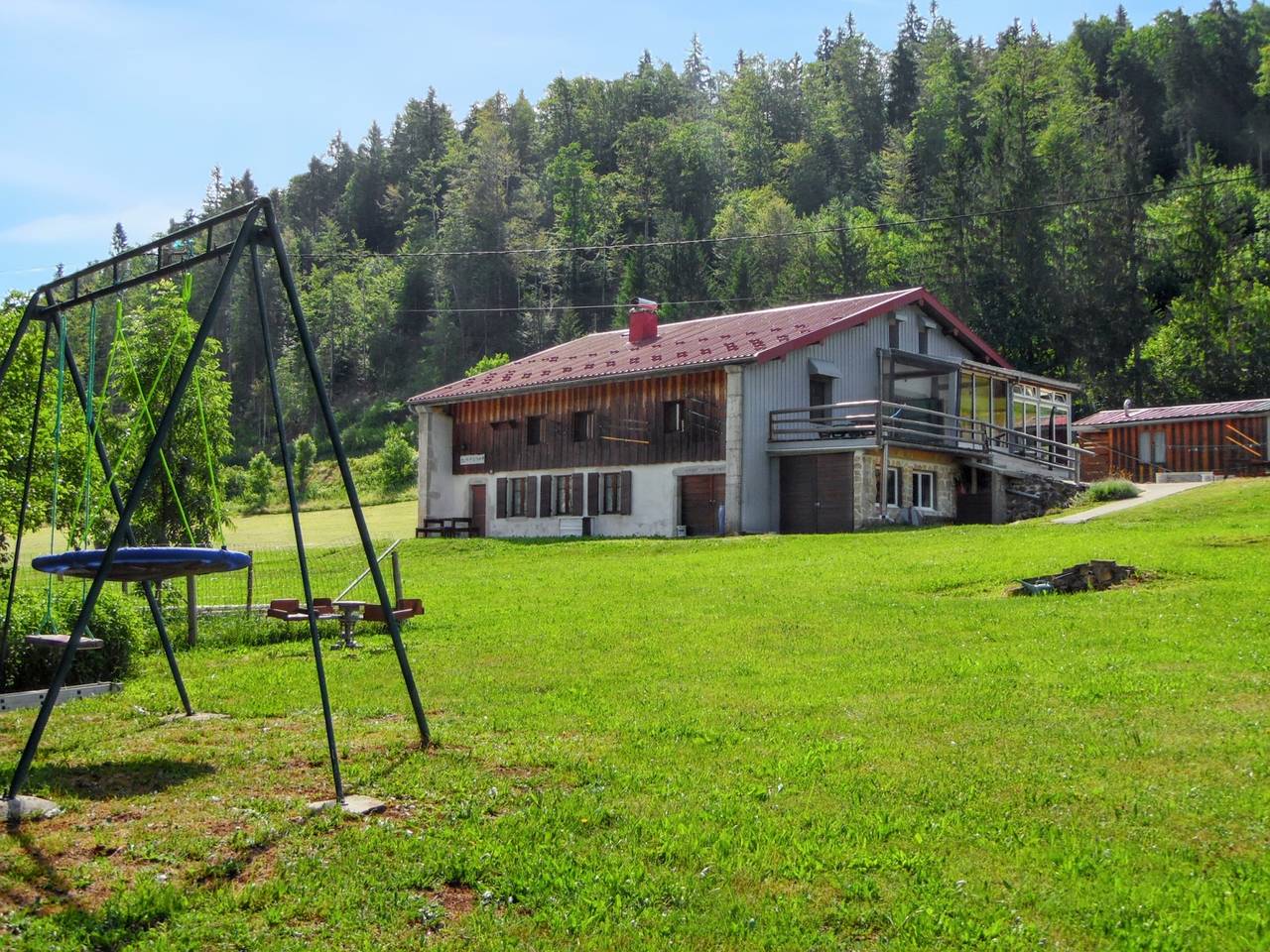 Secluded quiet house in Septmoncel with mountain view in Septmoncel Les Molunes, Parc naturel régional du Haut-Jura