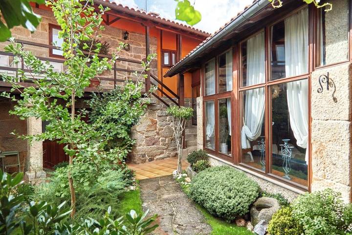Casa rural para 3 personas, con Balcón además de Terraza y Jardín en Provincia de Orense