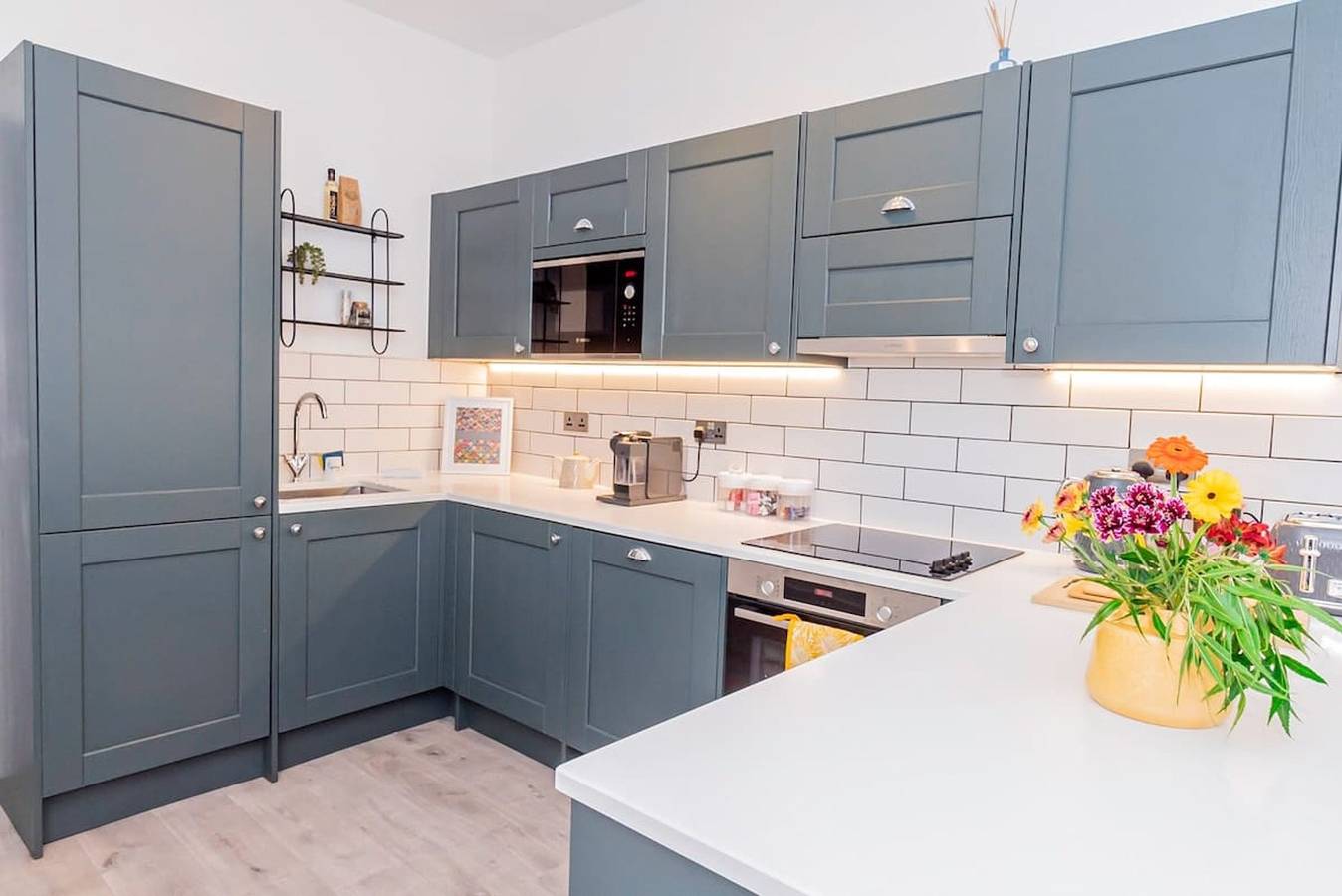 Entire apartment, Modern   Luxurious Retreat in Acton w  Great Links in Ealing, London