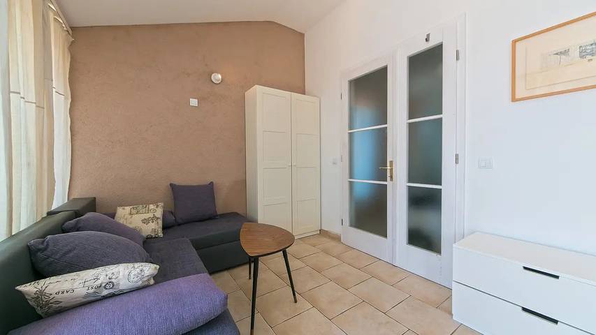 Gîte pour 4 personnes, avec terrasse, animaux acceptés à Brela - 2