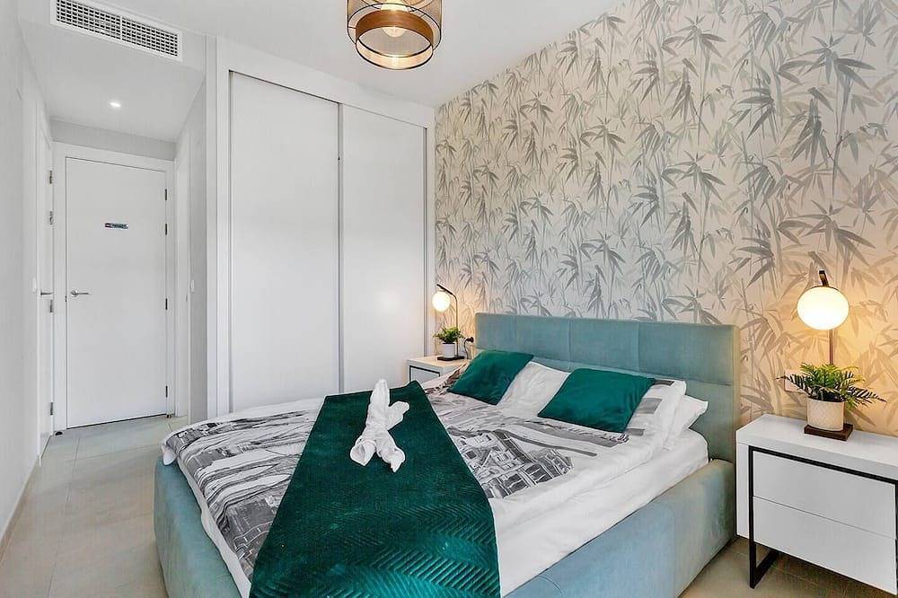 Apartamento entero, Lovely first floor apartment, heating pool ! in Playa Flamenca, Orihuela