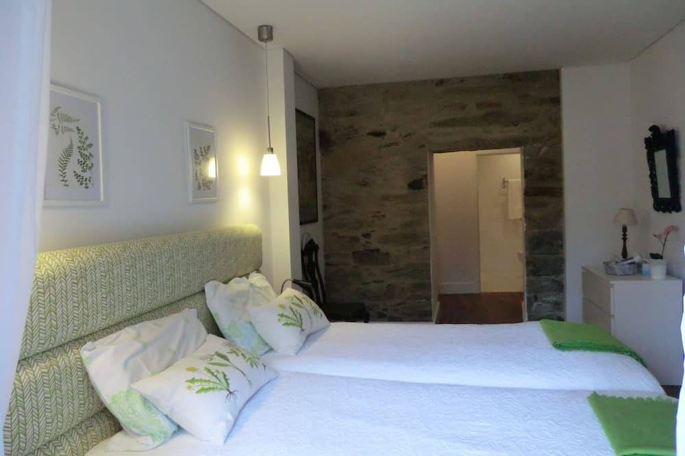 Gelegen in zijn eigen wijngaard met een uniek uitzicht over de vallei voor volledige privacy! in Vila Real, Douro-vallei