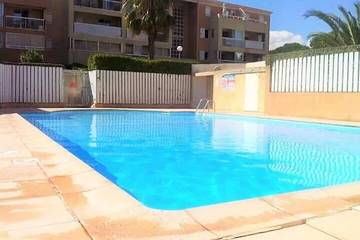 Gîte pour 5 personnes, avec piscine et balcon dans Tamaris