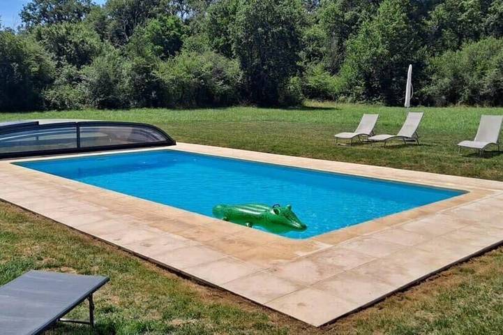 Location de vacances pour 13 personnes, avec jardin à Neuillay-les-Bois