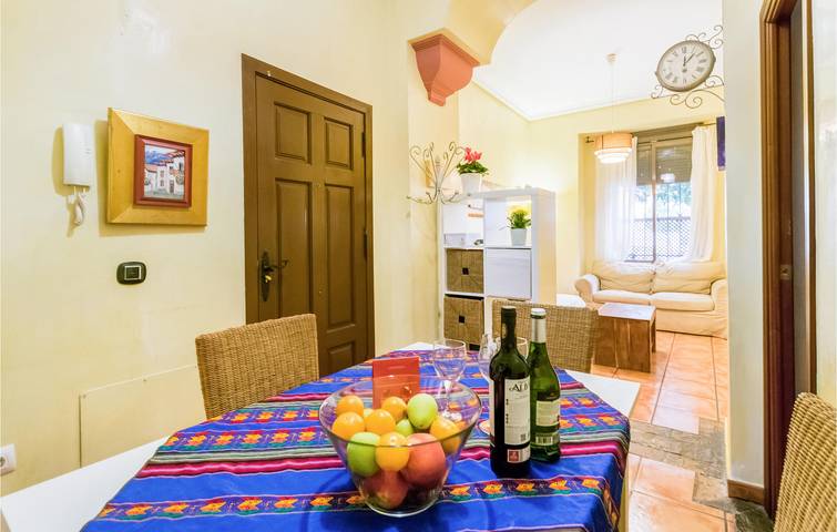 Entire holiday apartment, Cozy Apartment with AC, WiFi & Kitchen in Ciudad Jardín, Córdoba in Distrito Centro (Córdoba), Cordoba