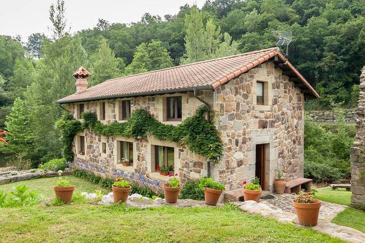 Apartamento para 7 personas, con jardín en Riotuerto