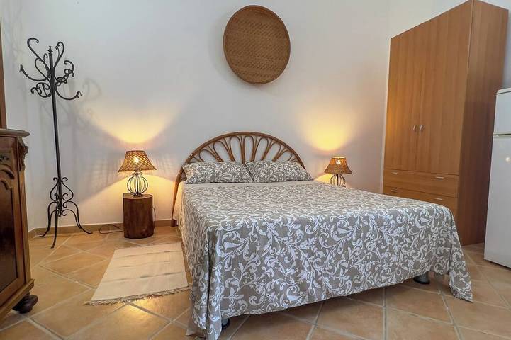 Location de vacances pour 2 personnes, avec terrasse ainsi que jardin et jacuzzi, animaux acceptés à Sant'Antonio di Gallura - 2