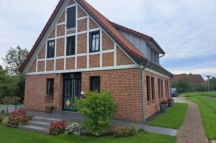 Ferienwohnung für 4 Personen, mit Terrasse und Garten in Guderhandviertel