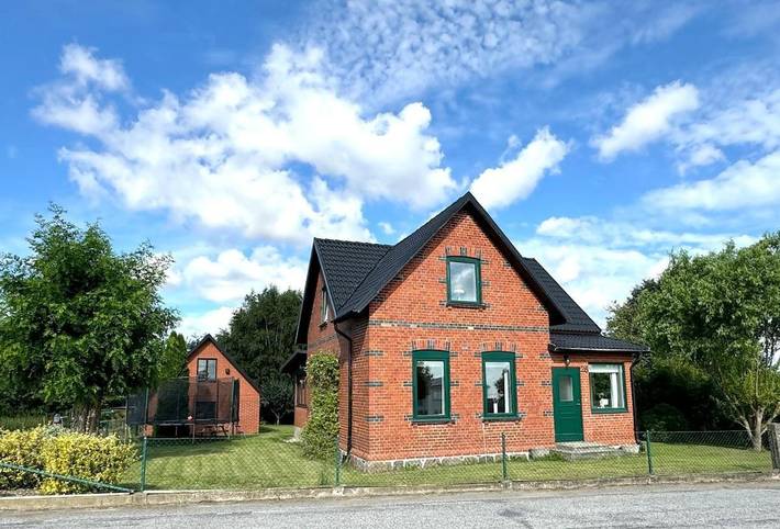 Villa für 5 Personen, mit Garten und Terrasse sowie Ausblick - 1