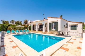 Villa in Sant Lluís, Coast of Menorca für 6 