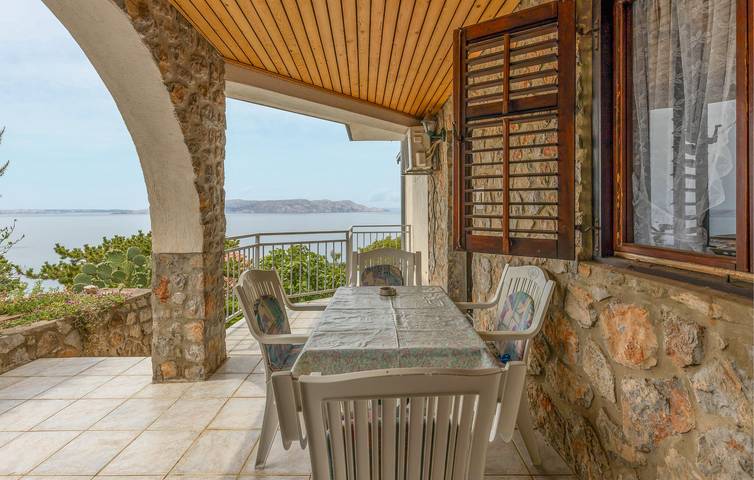 Ganze Ferienwohnung, Gemütliche Ferienwohnung mit Meerblick und Terrasse – 700 m vom Strand entfernt in Sveti Juraj, Naturpark Velebit