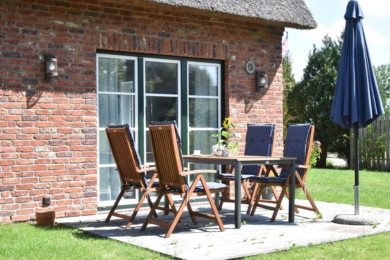 Modernes Reet gedecktes Ferienhaus für 4 in der Hafenstadt Tönning in Tönning, Halbinsel Eiderstedt